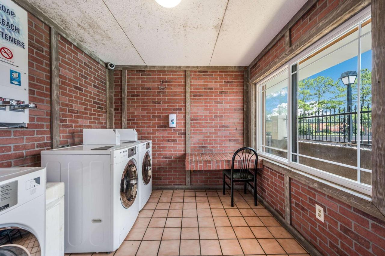 Econo Lodge Inn & Suites University Huntsville Luaran gambar