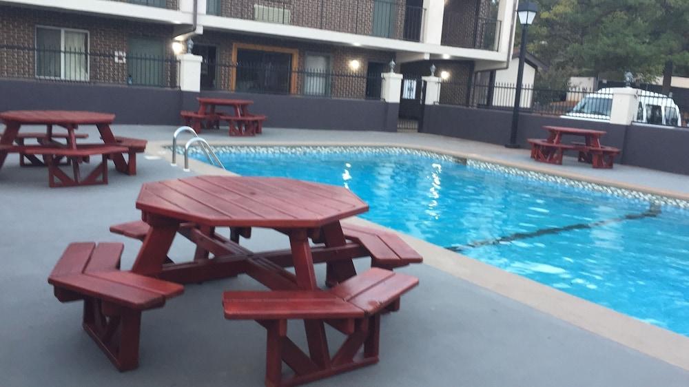 Econo Lodge Inn & Suites University Huntsville Luaran gambar