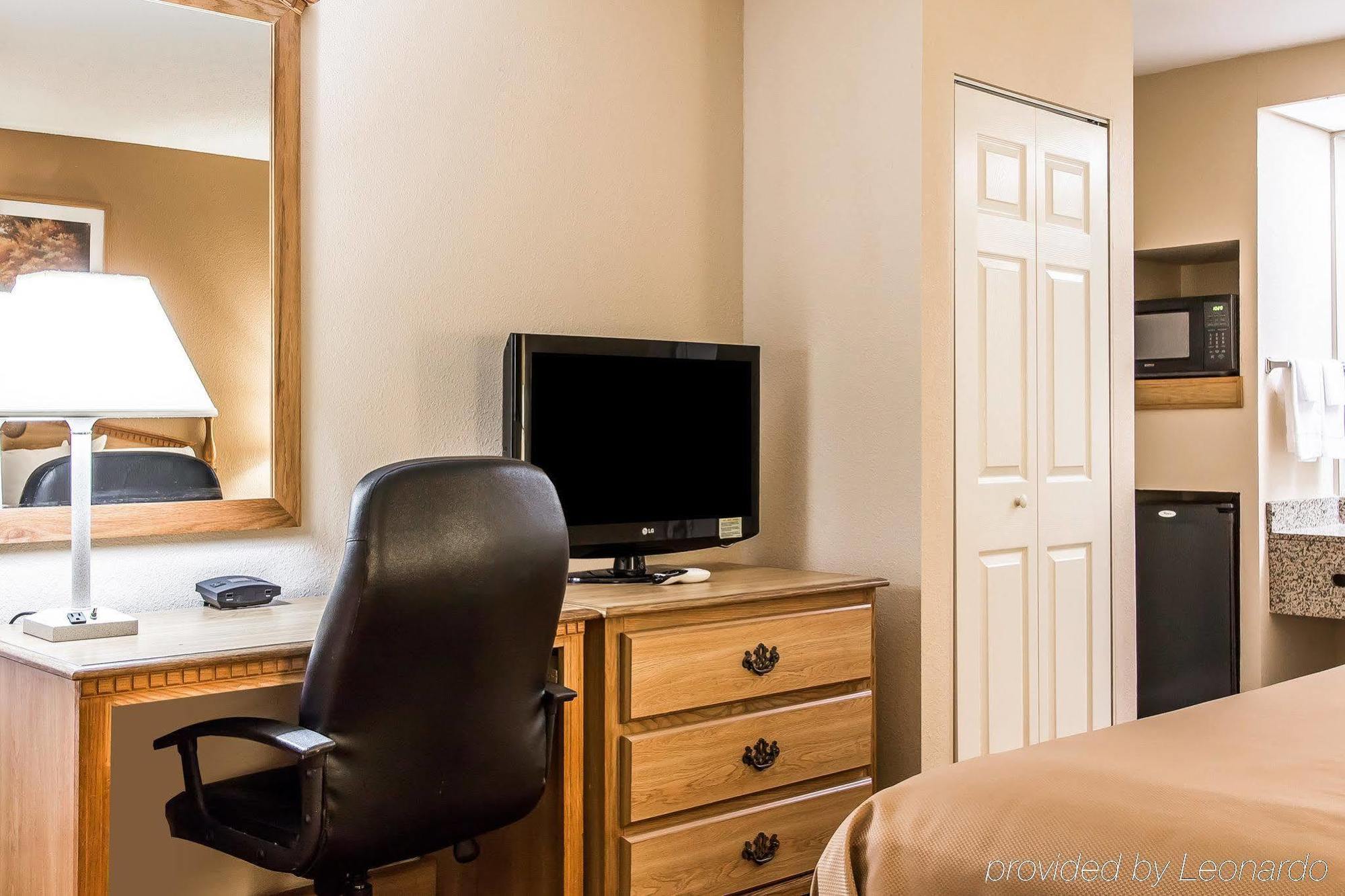 Econo Lodge Inn & Suites University Huntsville Luaran gambar
